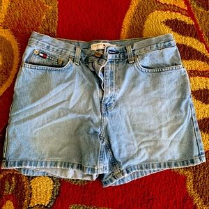 Tommy Hilfiger Women’s Blue Jean Shorts. Size 6.